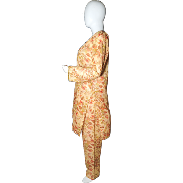 Sapphire 2pc Stitched Lawn Suit – Printed Design