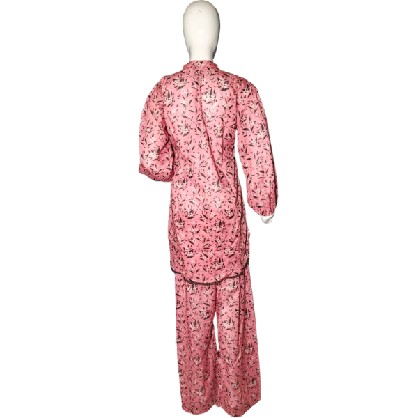 Sapphire 2pc Stitched Lawn Suit – Printed Design